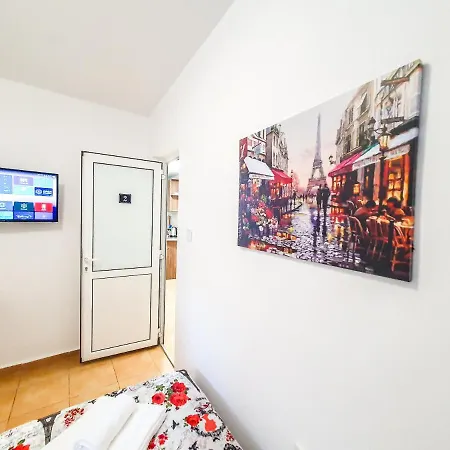 Private In Silvy's Pretty House *