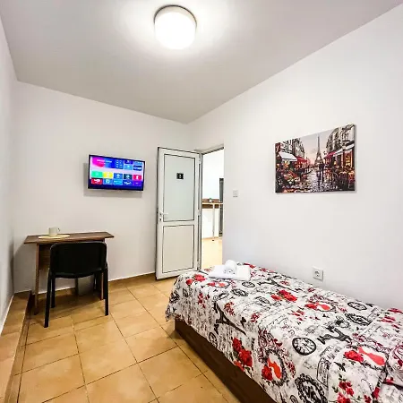 Private In Silvy's Pretty House Hostel *