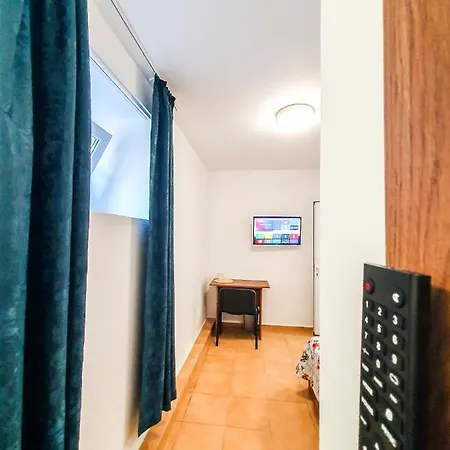 Private In Silvy's Pretty House Hostel Burgaz