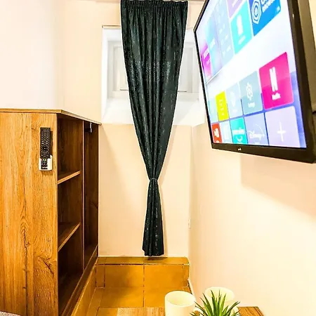 Private In Silvy's Pretty House Hostel *