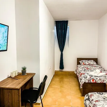 Hostel Private In Silvy's Pretty House